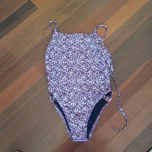 Jolyn Mateo burgandy flower print